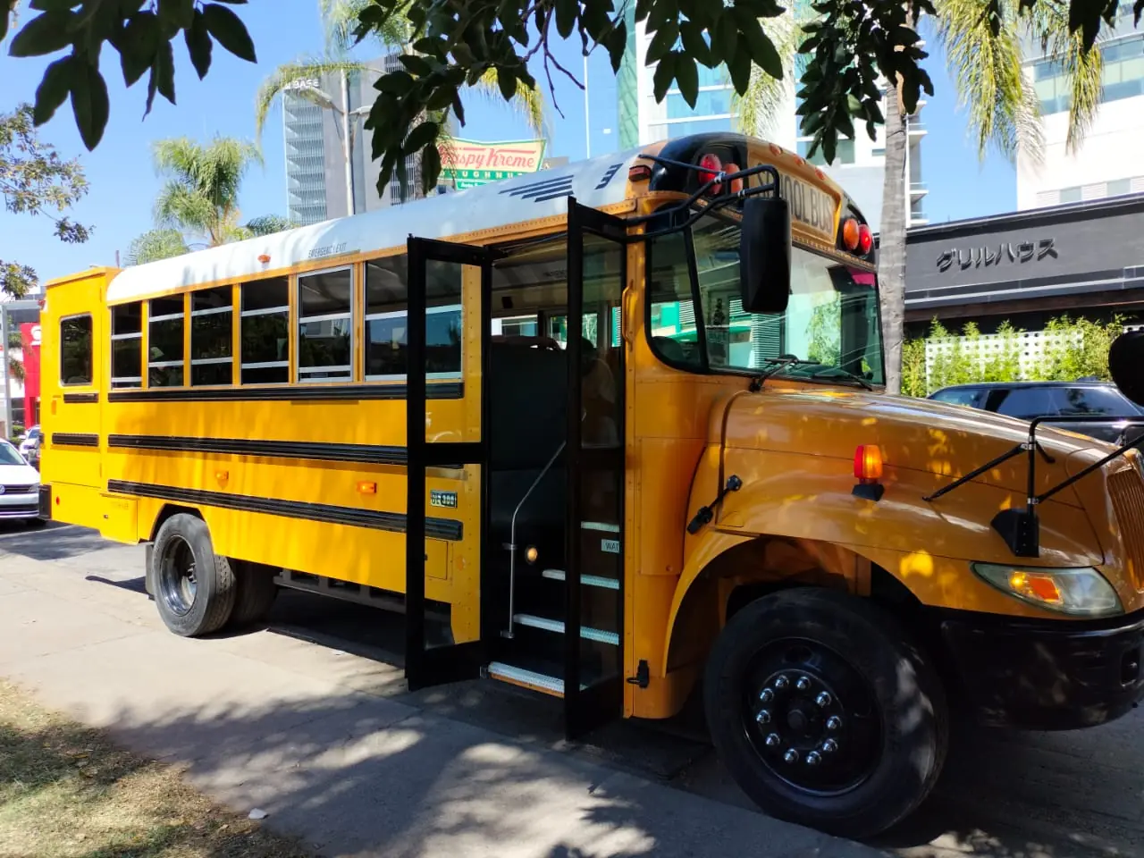 Grupo a bordo del Bus Tequila Party rumbo a Tequila